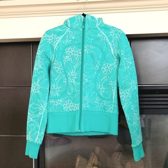lululemon athletica Tops - Lululemon Green white floral scuba hoodie Size 6